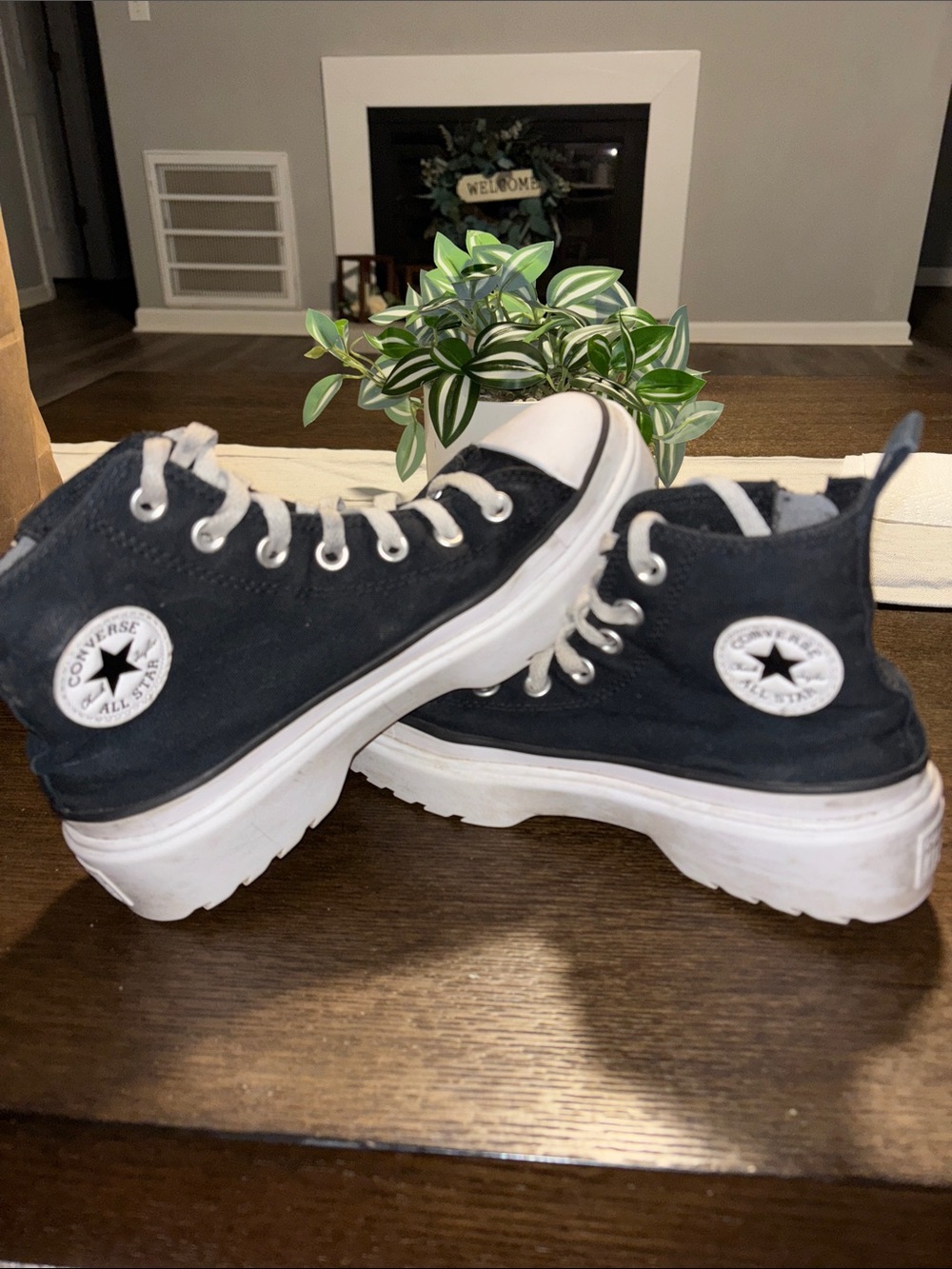 Converse Black & White Platform High-Top Sneakers Womens Size 5 Girls Youth Teen
